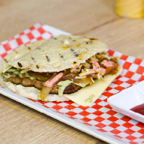 Arepa burguer - Chori La Carbonera
