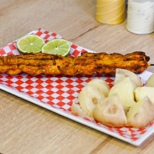 Pincho de pollo con papa - Chori La Carbonera
